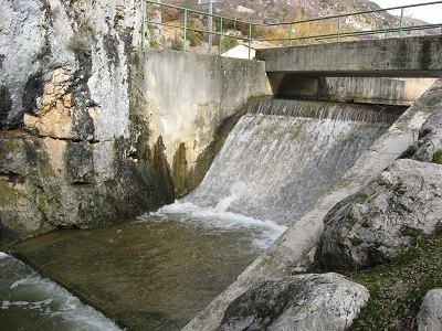 Le Déversoir du lac de monieux