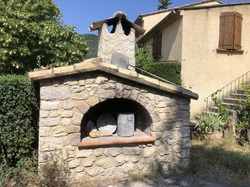 Au pied de la montagne bleue d'Angèle