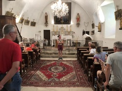 Au pied de la montagne bleue d'Angèle
