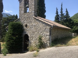 Au pied de la montagne bleue d'Angèle