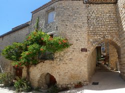 Au pied de la montagne bleue d'Angèle