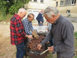 Autour d'une Castagnade à Aurel, au piemont du Ventoux