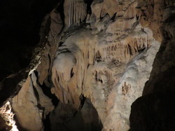 La grotte de la Salamandre à Méjannes le Clap