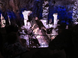La grotte de la Salamandre à Méjannes le Clap