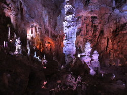 La grotte de la Salamandre à Méjannes le Clap