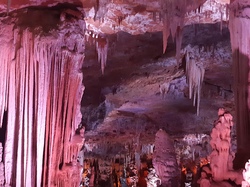 La grotte de la Salamandre à Méjannes le Clap
