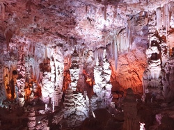 La grotte de la Salamandre à Méjannes le Clap