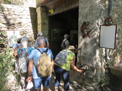 Lussan , village de caractère du Gard