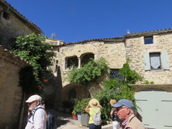 Lussan , village de caractère du Gard