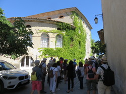Lussan , village de caractère du Gard