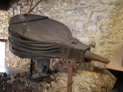 Lussan , village de caractère du Gard