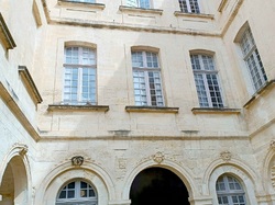 Un joyau au bord du Rhône